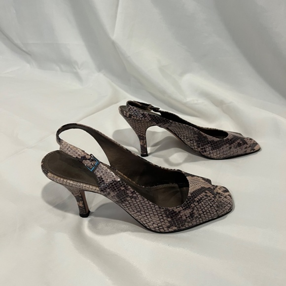 Tahari Snakeskin Print Heel Size 8.5 - Picture 2 of 6